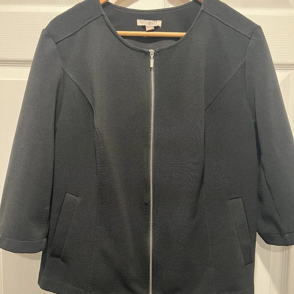 Roz & Ali Black Blazer Size 1X - Picture 2 of 6